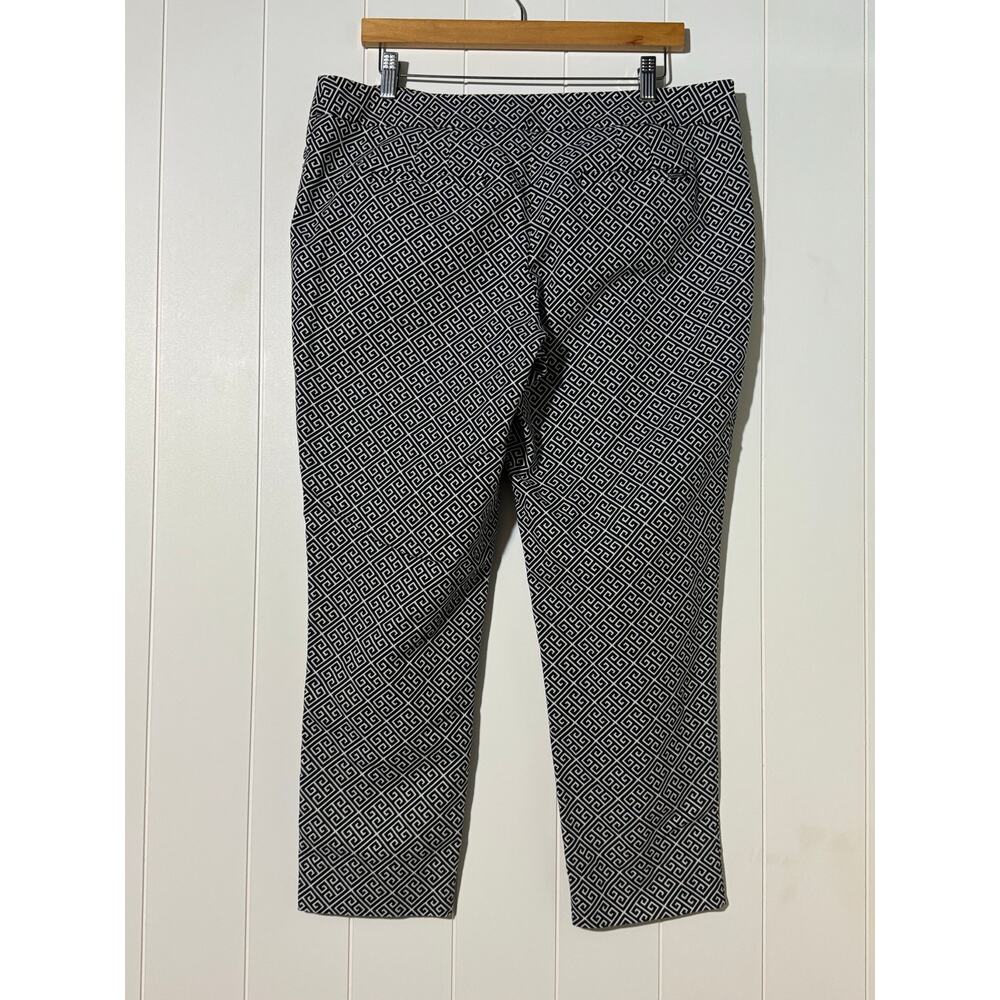 White House Black Market Cropped Geometric Pants Black White Women’s 14R - Picture 4 of 11